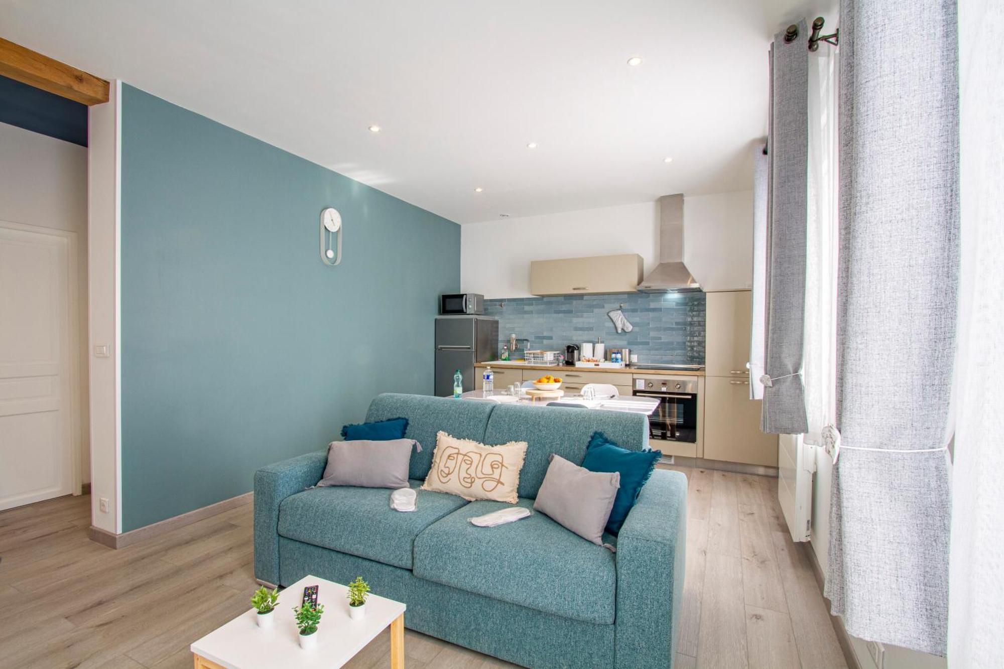 Cocon D'Hiver - Netflix & Wifi - Parking Gratuit - Check-In 24H24 - Kit Bebe Inclus - Emplacement Velos - Goodmarning Chalons en Champagne Bagian luar foto